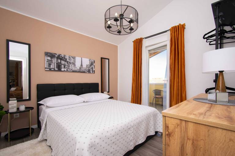 Holiday apartment with yard & barbeque — photo 4