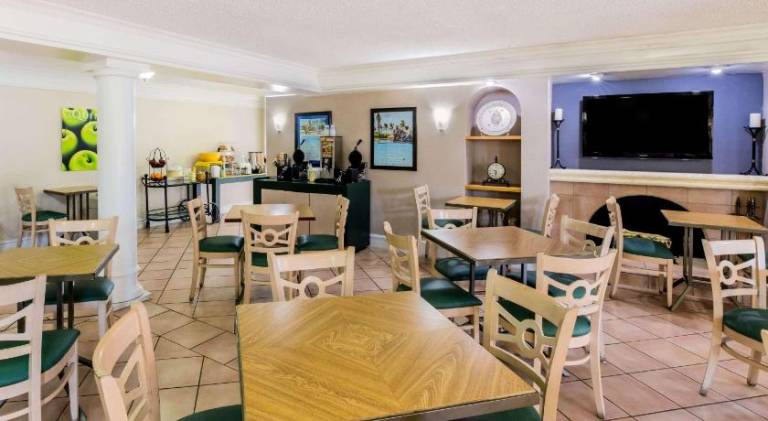 La Quinta Inn by Wyndham Lufkin — photo 5