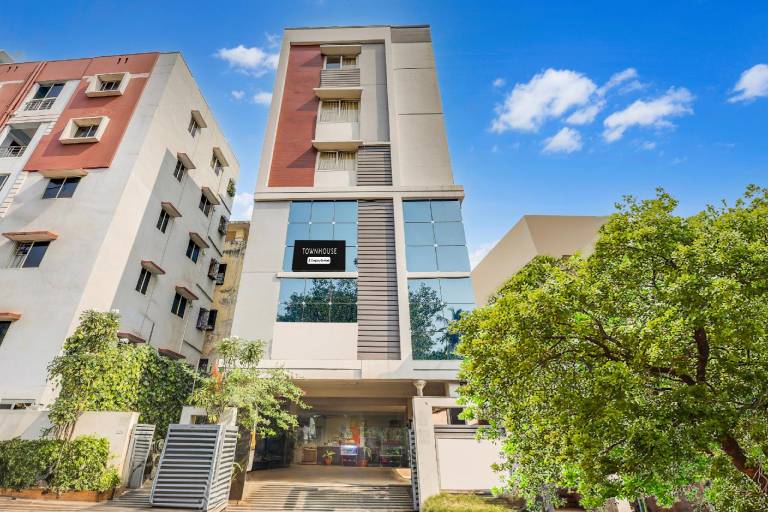 Townhouse Dwarka Nagar Near Ramatalkies in Visakhapatnam