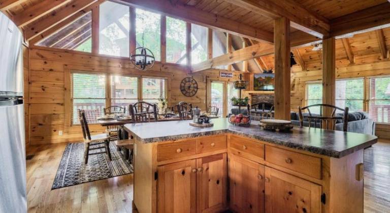 Vacation home with pool & jacuzzi — photo 4