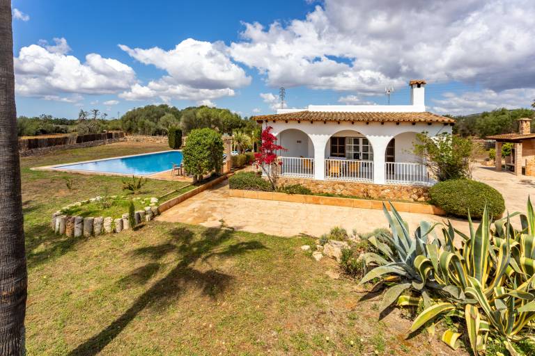 Children-friendly house with private pool, grill & terrace | Pets are welcome — photo 3