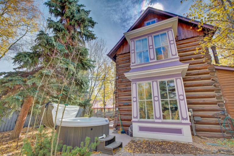 Walk to Ski Shuttle! Breckenridge Cabin w/ Hot Tub — photo 2