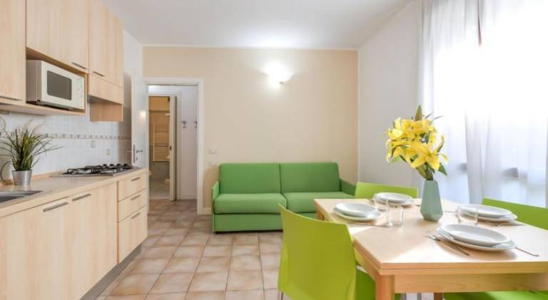 Serviced apartment with garden — photo 3