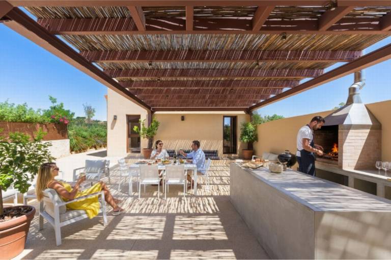 House with private pool, garden & grill — photo 3