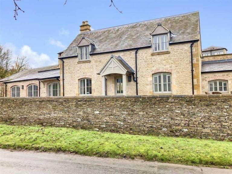 House  Little Compton