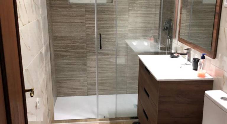 Fully equipped nice vacation home with BBQ, terrace & yard | Pet-friendly — photo 2