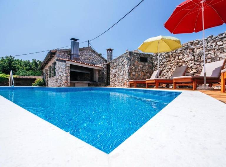 200 m&sup2; Villa