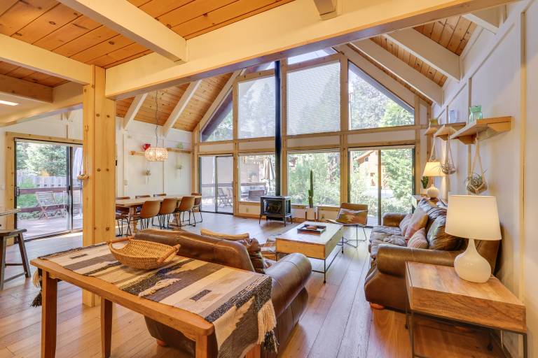 2 Mi to Skylandia Beach Tahoe City Home w Deck