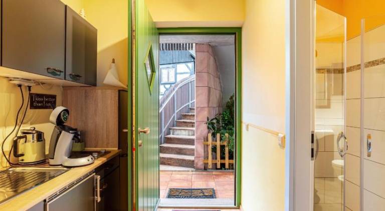 Charming serviced apartment with patio | Pets are welcome — photo 4