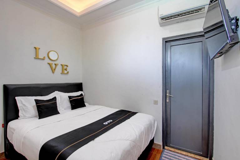 Collection O 93028 Homestay Joglo Ibu