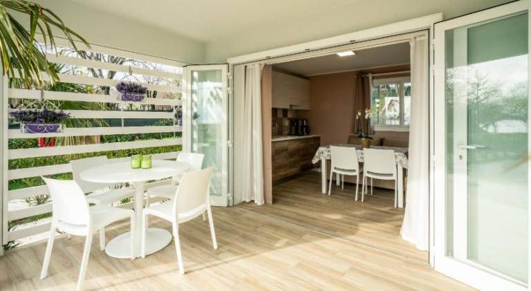Charming serviced apartment with yard, terrace & pool | Next to the beach | Pets are welcome — photo 2