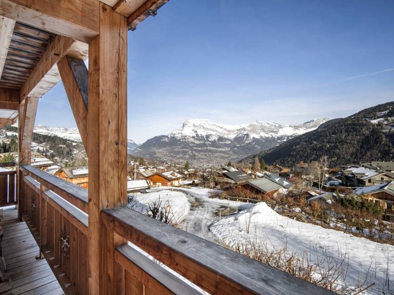 Chalet with jacuzzi — photo 5