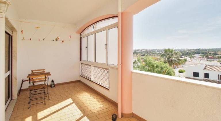 Rental apartment with patio — photo 3