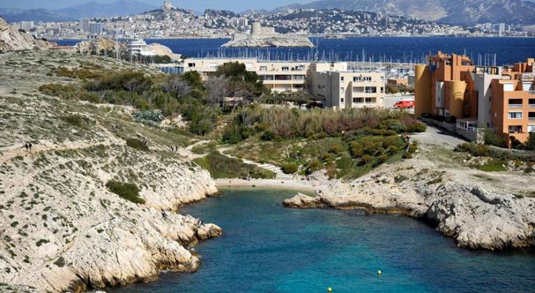 Holiday apartment with terrace & BBQ | Good for workation | Dogs allowed in Marseille