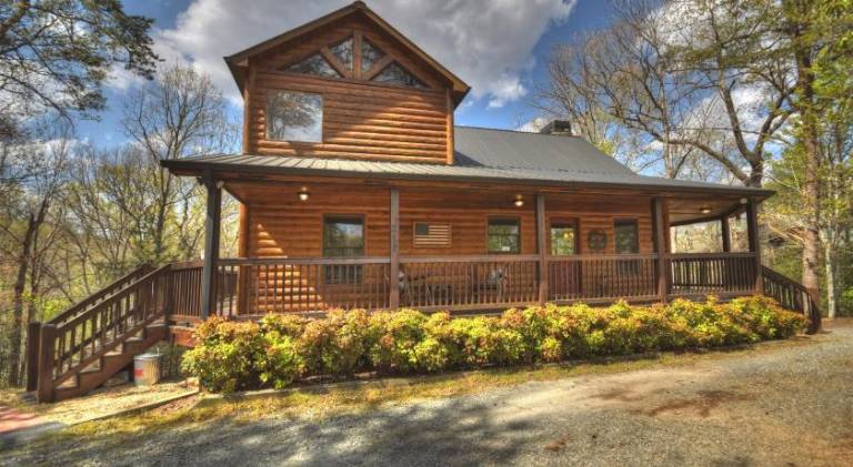 House with jacuzzi in Blue Ridge, GA