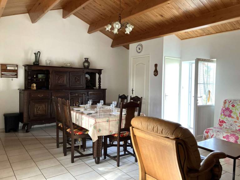 Charming Home Near Saint-Hilaire-de-Riez – Parking, Modern Amenities, Close to Beach — photo 4