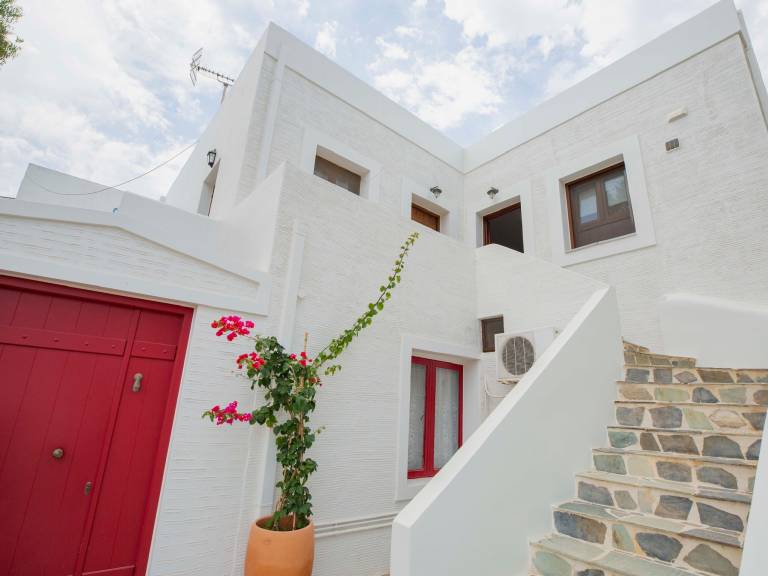 Apartment 'Dendrinos House' with Sea View, Wi-Fi and Air Conditioning — photo 3