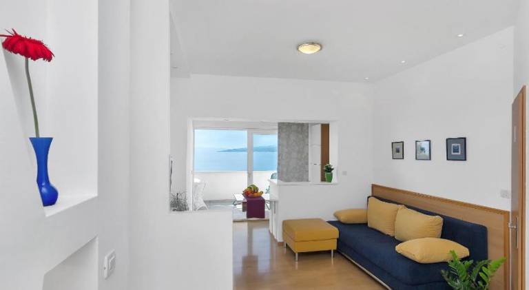 Big holiday apartment with garden & patio | Beach nearby | Pets are welcome — photo 2