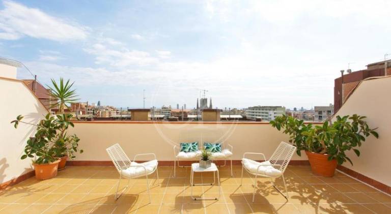 Holiday apartment with terrace in Barcelona