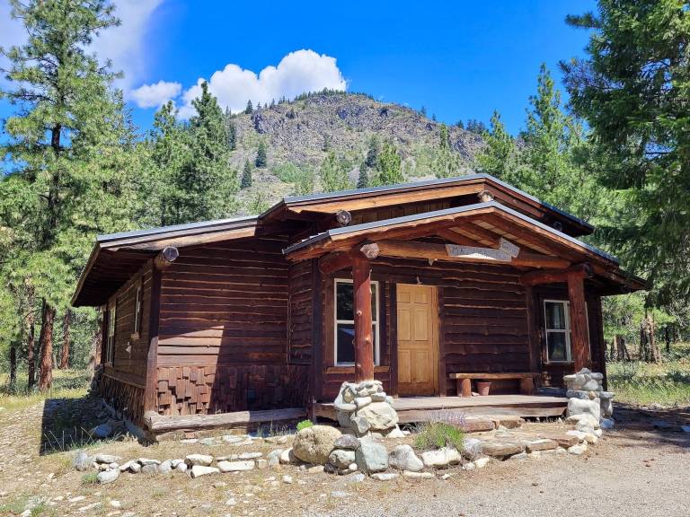 Cabin  Mazama