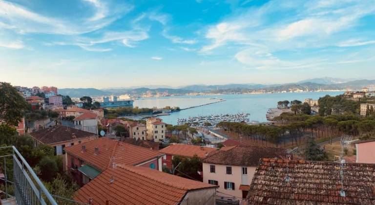 Rental apartment with patio in Portovenere
