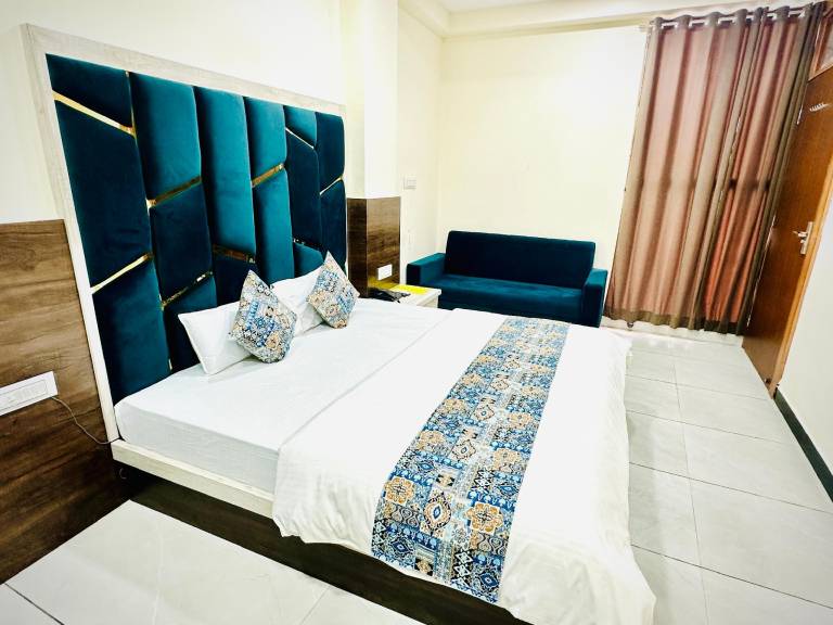 Hotel Golden Oasis