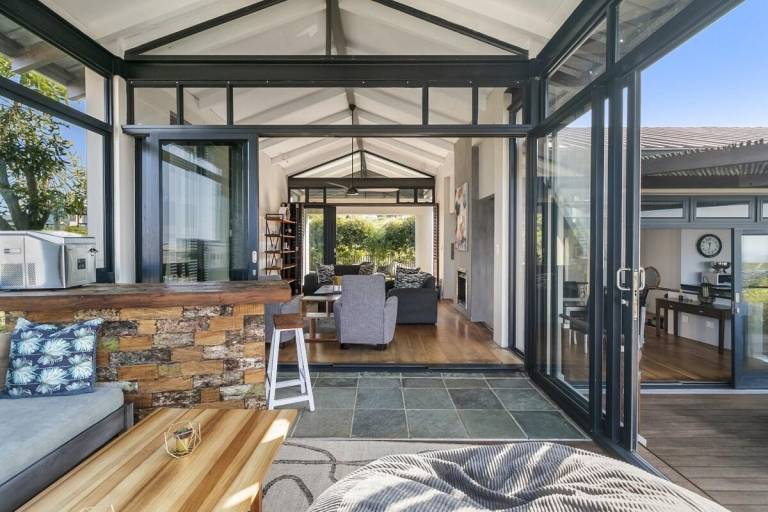 Vacation home with garden, private pool & BBQ | Suitable for remote work — photo 4