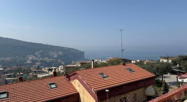 House with yard, patio & barbeque in Vico Equense