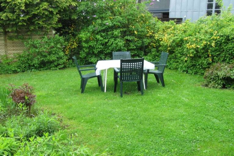 Wonderful vacation home with grill & yard | Pet-friendly — photo 5
