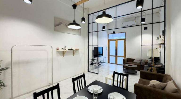 Big villa | Next to Chinatown | Pet-friendly — photo 3