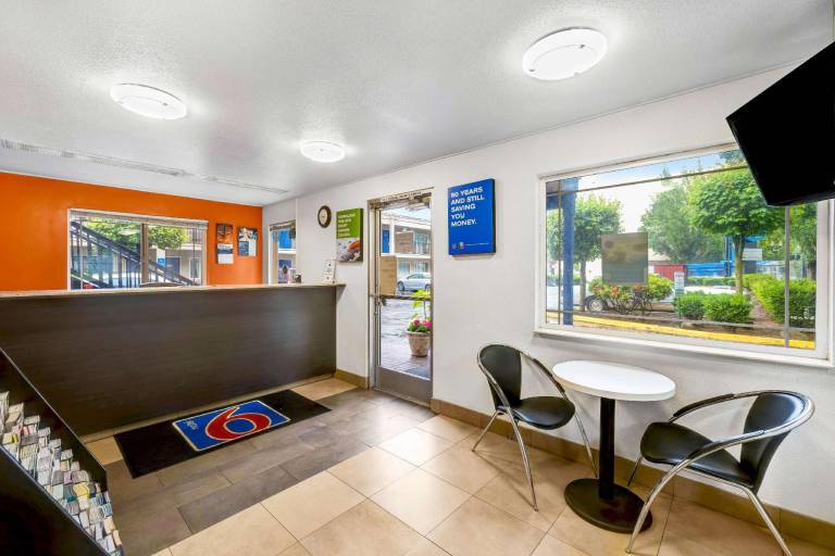 Motel 6 Portland, OR - Downtown — photo 2