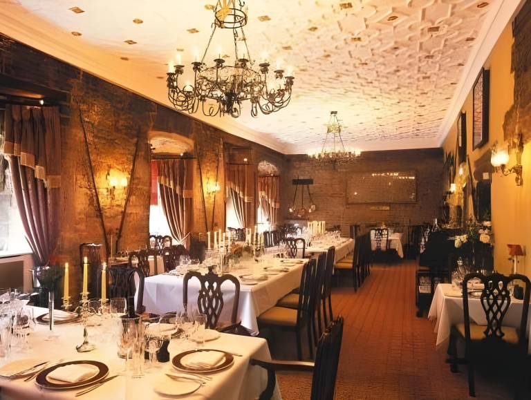 Angel and Royal Hotel — photo 3