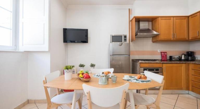 Fully equipped apartment | Close to São Jorge Castle | Good for workation | Pets allowed — photo 4
