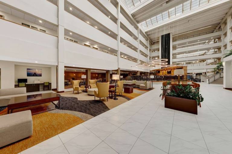 Embassy Suites by Hilton Milwaukee Brookfield