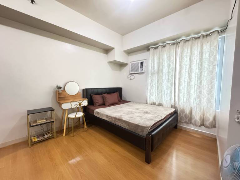 Condo  Manila