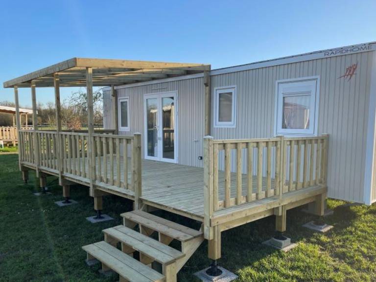 Mobile home with heated pool & terrace — photo 4