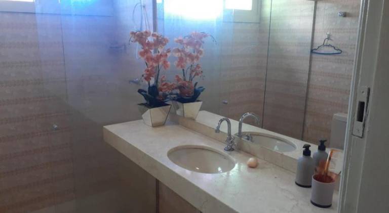 House with pool — photo 2