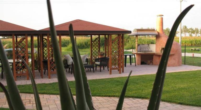 Farm with hot tub, terrace & yard — photo 5