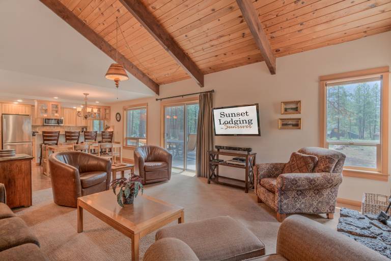 Family-oriented house with BBQ, pool & fast internet | Mountain view | Pets are welcome — photo 2