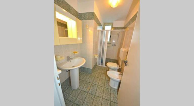 Rental apartment with 2 rooms for 4 persons — photo 2