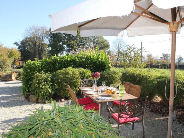 Fully equipped house with garden, barbeque & patio | Pets allowed — photo 3