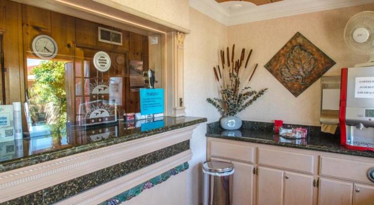 Economy Inn Los Banos — photo 3