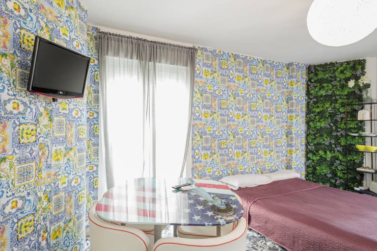 Sevilla Center Premium Apartment with Balcony, Wi-Fi & Air Conditioning in Seville