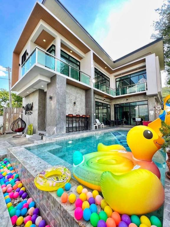 Villa with yard, private pool & grill | Perfect for remote work in Pak Chong