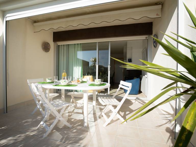 Vacation home with terrace — photo 5