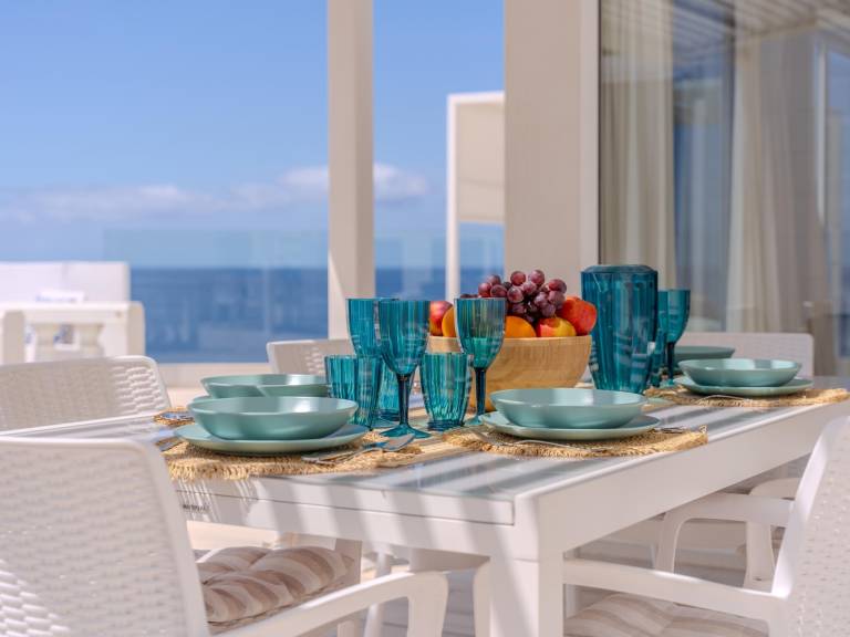 Villa with terrace, barbeque & hot tub | Sea view — photo 5