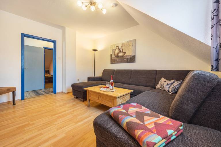 Apartment with BBQ & garden | Garden view — photo 4