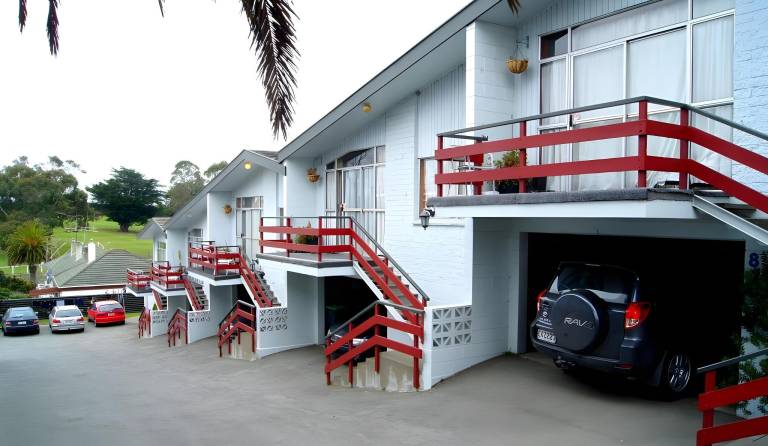 Aaron Court Motel