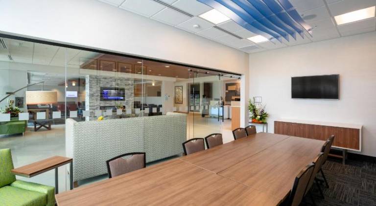 Holiday Inn Express Lethbridge Southeast By IHG — photo 5