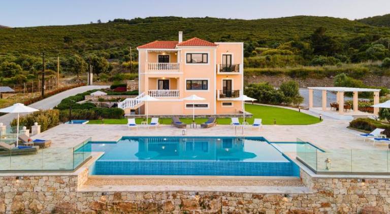 Nice villa with pool, garden & hot tub | Close to the beach | Pets are welcome — photo 4